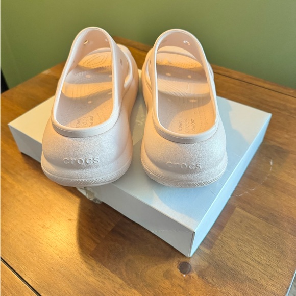 CROCS Women's Cream Sandals - Picture 3 of 4